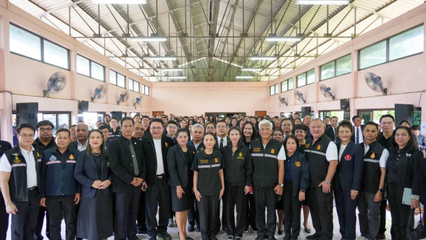 ผชช.สุมิตรา ลงพื้นที่ร่วมกับ “รมว.นฤมล”  พร้อมคณะผู้บริหารระดับสูง ศธ. ร่วมขับเคลื่อนนโยบายการศึกษา “เรียนดี มีคุณธรรม” ในพื้นที่ จ.พัทลุง และ จ.นราธิวาส