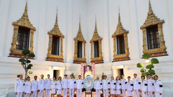 กระทรวงศึกษาธิการได้รับพระราชทานพระบรมราชานุญาตให้ร่วมเป็นเจ้าภาพในการบำเพ็ญกุศลถวายพระบรมศพสมเด็จพระนางเจ้าสิริกิติ์ พระบรมราชินีนาถ พระบรมราชชนนีพันปีหลวง